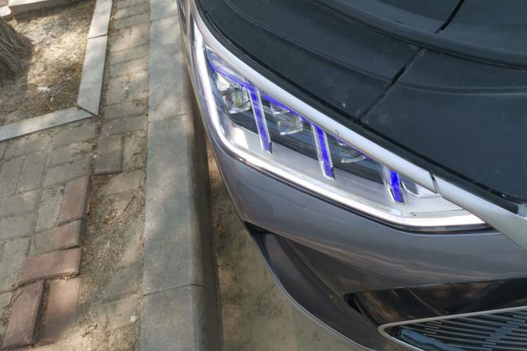 Used BYD Song PLUS New Energy 2021 DM-i 110KM Flagship Model Right Front Headlight