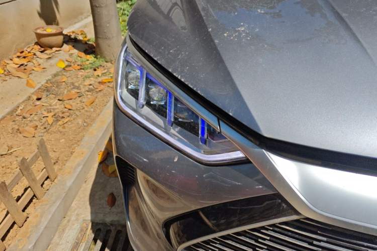 Used BYD Song PLUS New Energy 2021 DM-i 110KM Flagship Model Right Front Headlight