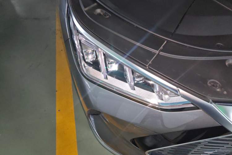 Used BYD Song PLUS New Energy 2021 DM-i 100KM Four-Wheel Drive Flagship PLUS Right Front Headlight
