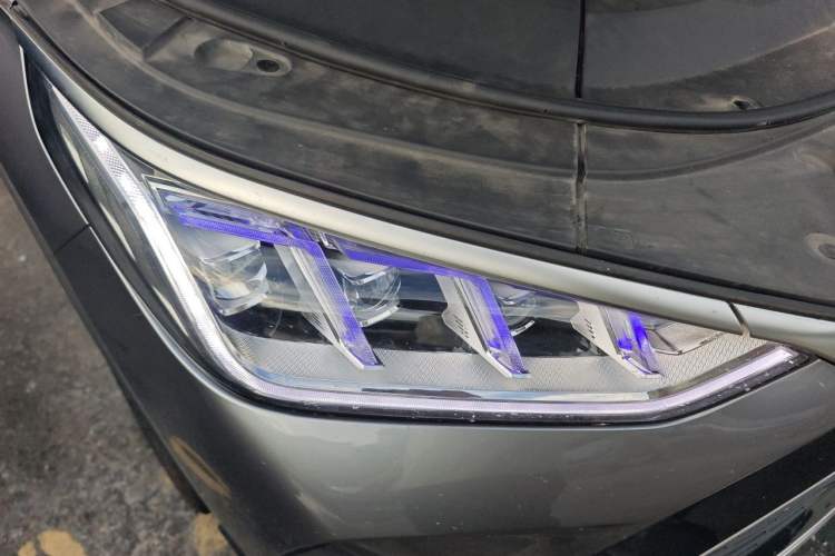 Used BYD Song PLUS New Energy 2021 DM-i 110KM Flagship PLUS Right Front Headlight