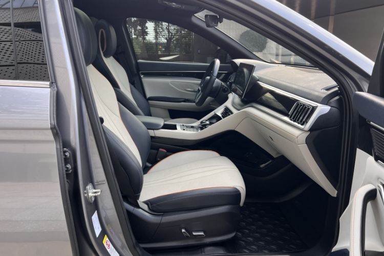 Used BYD Song PLUS New Energy 2021 EV Flagship Model Right Front Seat