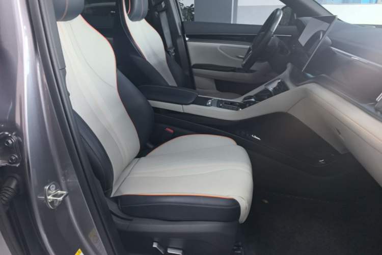 Used BYD Song PLUS New Energy 2021 DM-i 110KM Flagship PLUS 5G Edition Right Front Seat