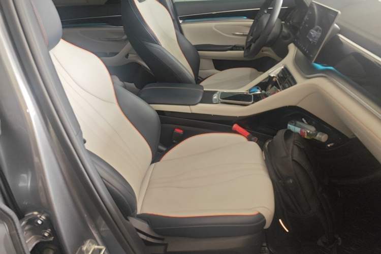 Used BYD Song PLUS New Energy 2021 DM-i 110KM Flagship Model Right Front Seat