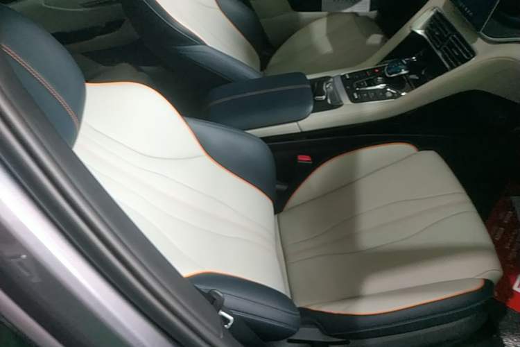 Used BYD Song PLUS New Energy 2021 DM-i 110KM Flagship Model Right Front Seat