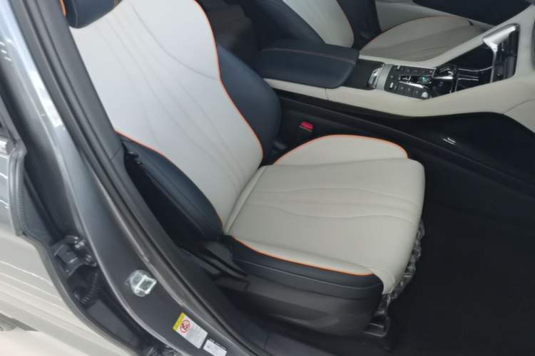 Used BYD Song PLUS New Energy 2021 DM-i 110KM Flagship Model Right Front Seat