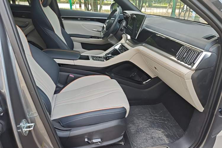Used BYD Song PLUS New Energy 2021 DM-i 110KM Flagship PLUS Right Front Seat