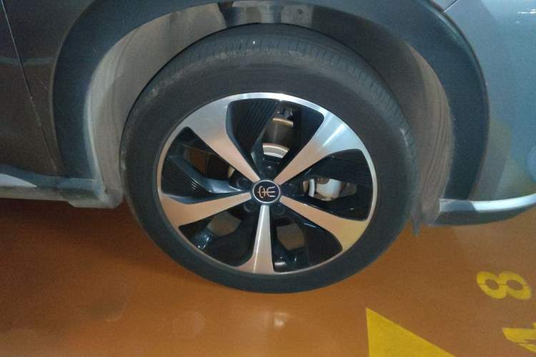Used BYD Song PLUS New Energy 2021 DM-i 110KM Flagship PLUS Right Front Wheel Hub
