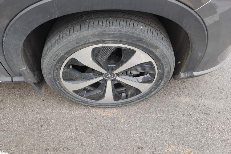 Used BYD Song PLUS New Energy 2021 DM-i 100KM Four-Wheel Drive Flagship PLUS Right Front Wheel Hub