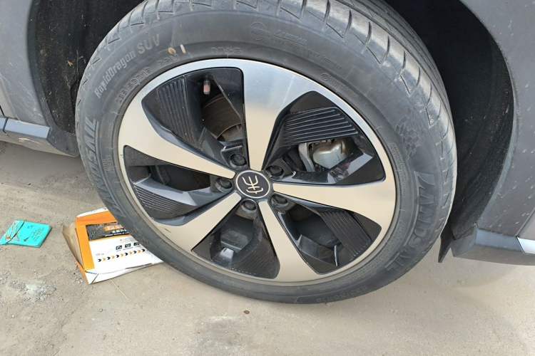 Used BYD Song PLUS New Energy 2021 DM-i 51KM Prestige Model Right Front Wheel Hub