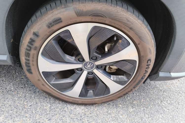 Used BYD Song PLUS New Energy 2021 DM-i 110KM Flagship PLUS 5G Edition Right Front Wheel Hub