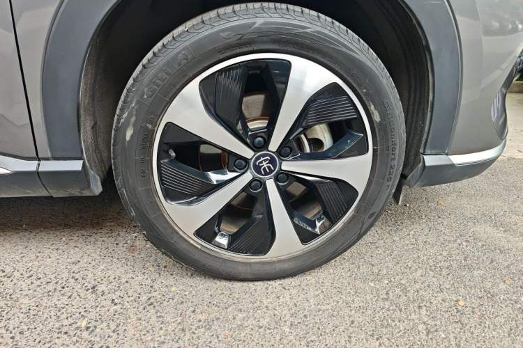 Used BYD Song PLUS New Energy 2021 DM-i 51KM Prestige Model Right Front Wheel Hub