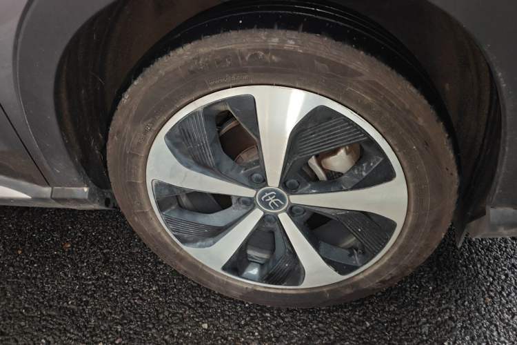 Used BYD Song PLUS New Energy 2021 DM-i 110KM Flagship PLUS Right Front Wheel Hub