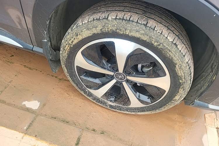 Used BYD Song PLUS New Energy 2021 DM-i 51KM Prestige Model Right Front Wheel Hub