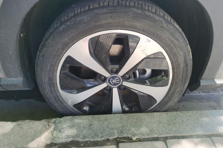 Used BYD Song PLUS New Energy 2021 DM-i 110KM Flagship PLUS Right Front Wheel Hub