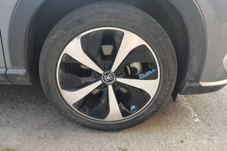 Used BYD Song PLUS New Energy 2021 DM-i 110KM Flagship PLUS 5G Edition Right Front Wheel Hub