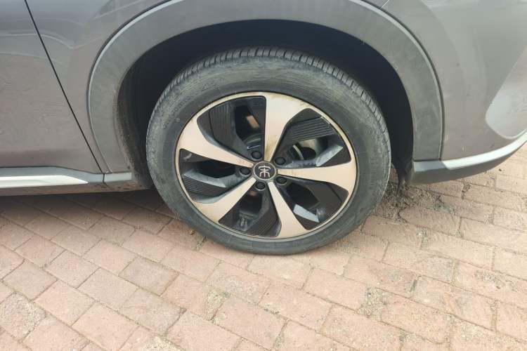 Used BYD Song PLUS New Energy 2021 DM-i 110KM Flagship PLUS Right Front Wheel Hub