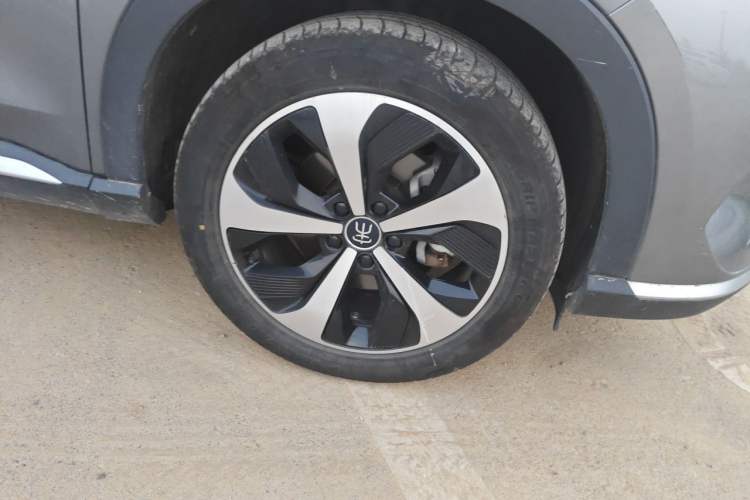 Used BYD Song PLUS New Energy 2021 DM-i 51KM Prestige Model Right Front Wheel Hub