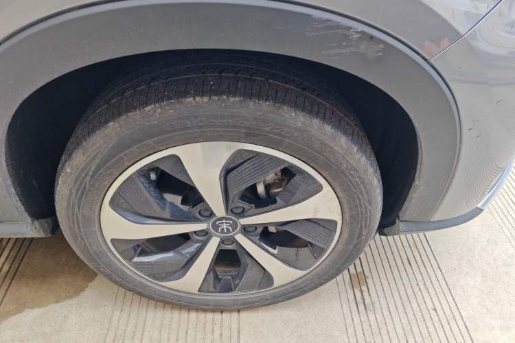 Used BYD Song PLUS New Energy 2021 EV Flagship Model Right Front Wheel Hub