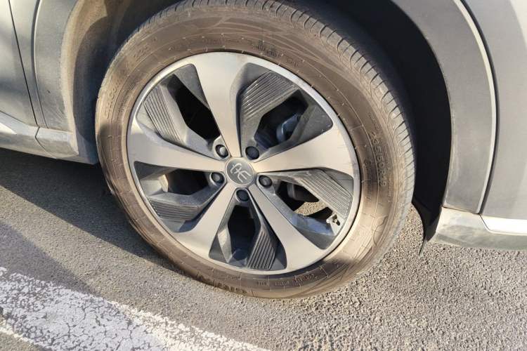 Used BYD Song PLUS New Energy 2021 DM-i 110KM Flagship Model Right Front Wheel Hub