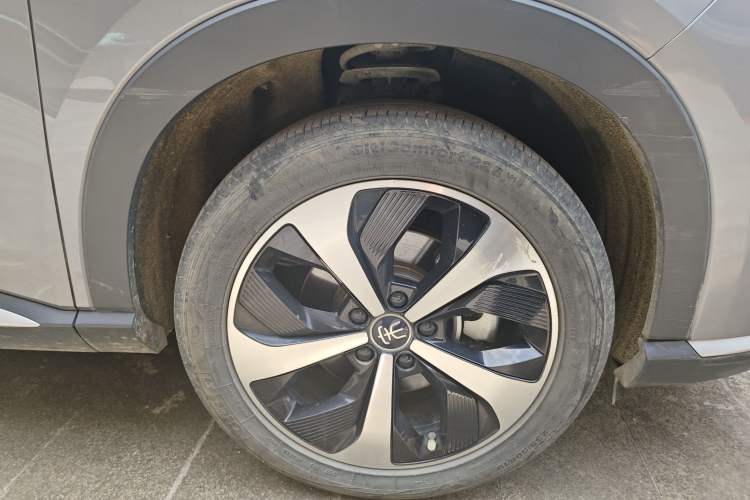 Used BYD Song PLUS New Energy 2021 DM-i 110KM Flagship Model Right Front Wheel Hub