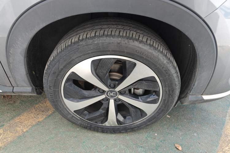 Used BYD Song PLUS New Energy 2021 DM-i 110KM Flagship Model Right Front Wheel Hub