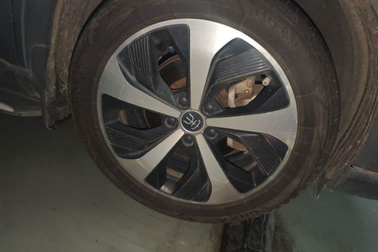 Used BYD Song PLUS New Energy 2021 DM-i 100KM Four-Wheel Drive Flagship PLUS Right Front Wheel Hub