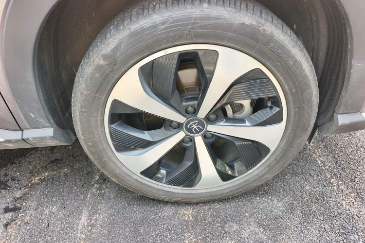 Used BYD Song PLUS New Energy 2021 DM-i 51KM Prestige Model Right Front Wheel Hub