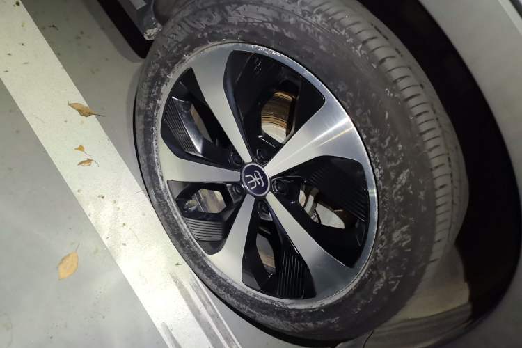 Used BYD Song PLUS New Energy 2021 DM-i 110KM Flagship Model Right Front Wheel Hub