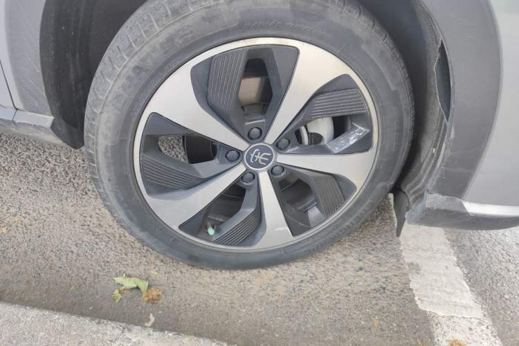 Used BYD Song PLUS New Energy 2021 DM-i 110KM Flagship Model Right Front Wheel Hub