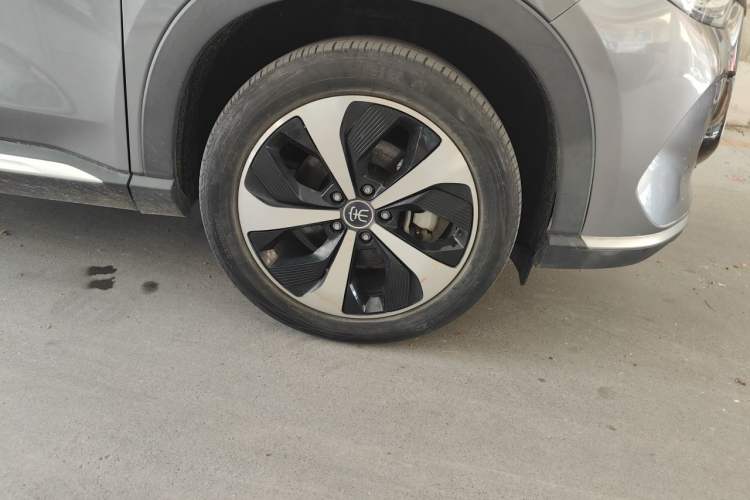 Used BYD Song PLUS New Energy 2021 DM-i 51KM Prestige Model Right Front Wheel Hub