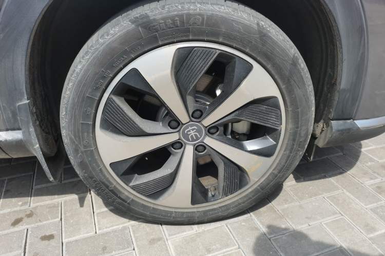 Used BYD Song PLUS New Energy 2021 DM-i 110KM Flagship PLUS Right Front Wheel Hub