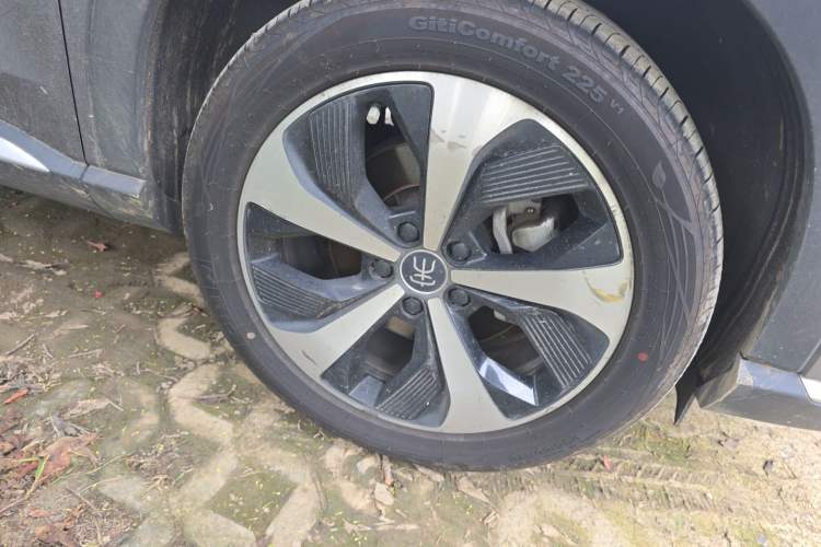 Used BYD Song PLUS New Energy 2021 DM-i 110KM Flagship Model Right Front Wheel Hub