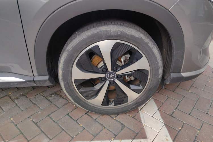 Used BYD Song PLUS New Energy 2021 DM-i 110KM Flagship PLUS Right Front Wheel Hub