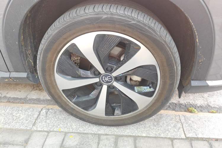 Used BYD Song PLUS New Energy 2021 DM-i 110KM Flagship Model Right Front Wheel Hub