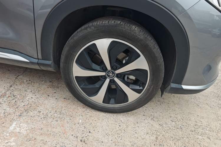 Used BYD Song PLUS New Energy 2021 DM-i 51KM Prestige Model Right Front Wheel Hub