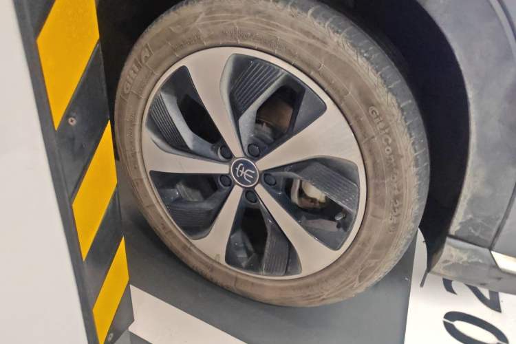 Used BYD Song PLUS New Energy 2021 DM-i 110KM Flagship Model Right Front Wheel Hub