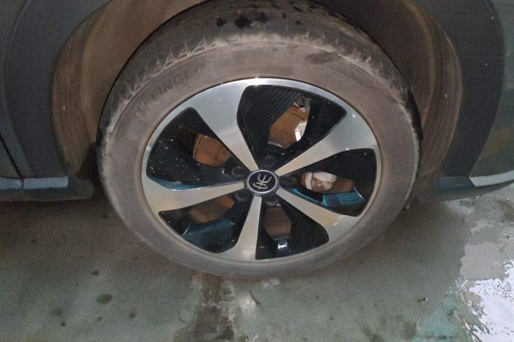 Used BYD Song PLUS New Energy 2021 DM-i 110KM Flagship PLUS Right Front Wheel Hub
