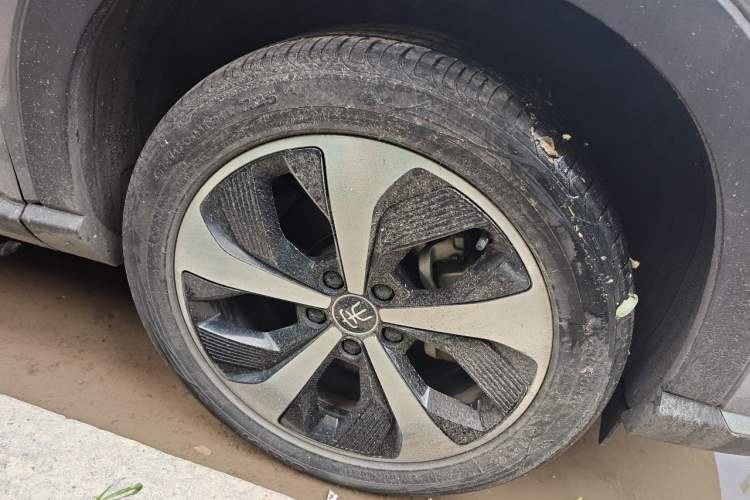 Used BYD Song PLUS New Energy 2021 DM-i 51KM Prestige Model Right Front Wheel Hub