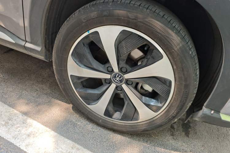 Used BYD Song PLUS New Energy 2021 DM-i 110KM Flagship Model Right Front Wheel Hub
