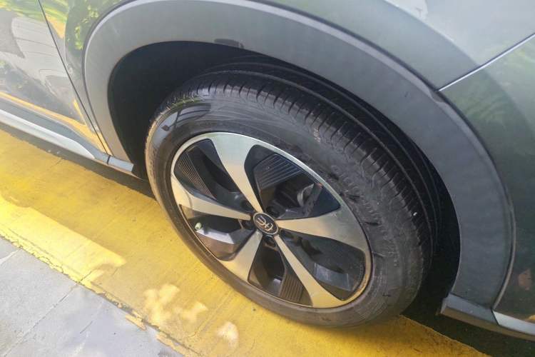 Used BYD Song PLUS New Energy 2021 DM-i 51KM Prestige Model Right Front Wheel Hub