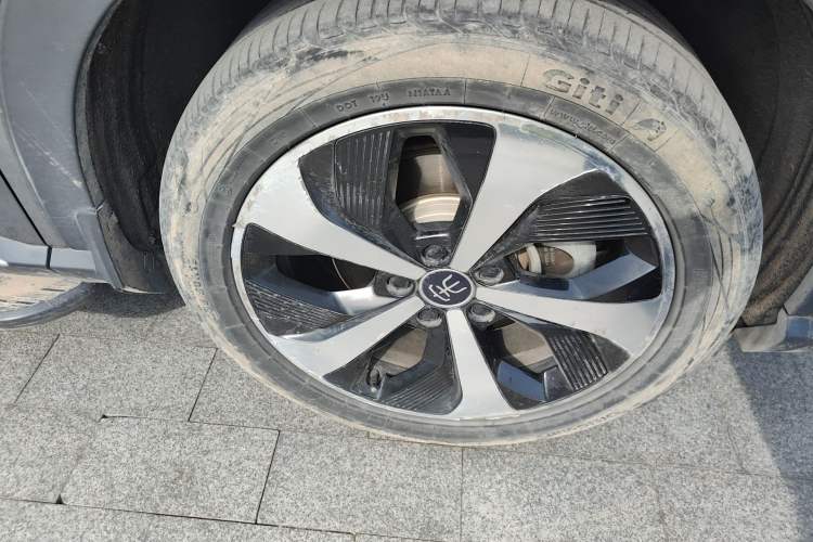 Used BYD Song PLUS New Energy 2021 DM-i 110KM Flagship PLUS Right Front Wheel Hub