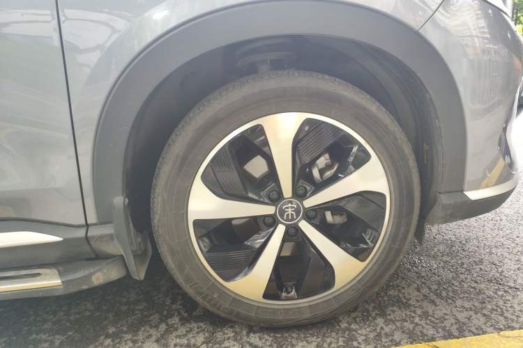 Used BYD Song PLUS New Energy 2021 DM-i 110KM Flagship PLUS Right Front Wheel Hub