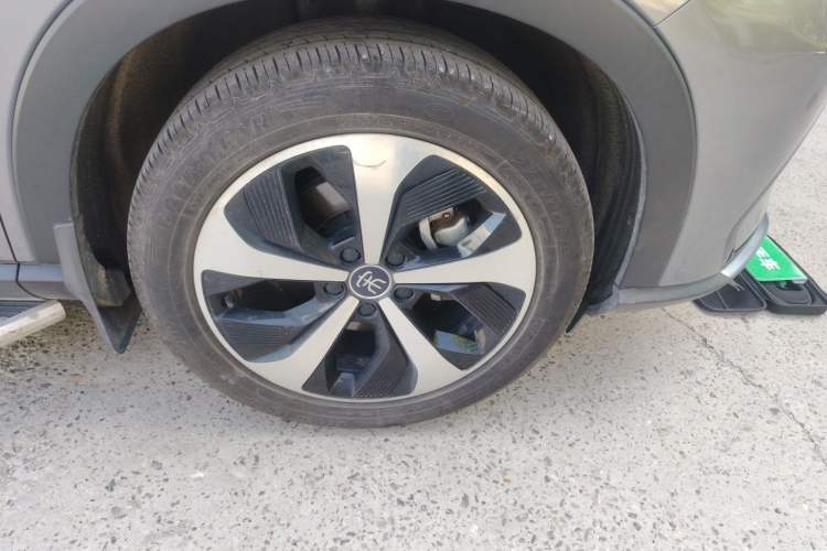 Used BYD Song PLUS New Energy 2021 EV Flagship Model Right Front Wheel Hub