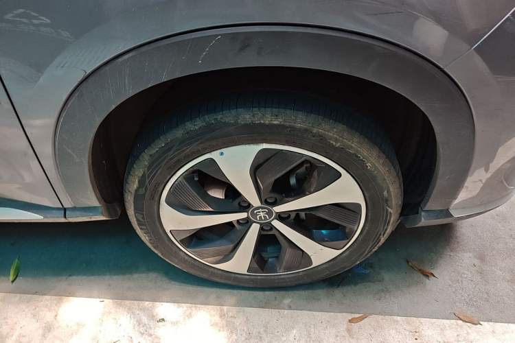 Used BYD Song PLUS New Energy 2021 DM-i 51KM Prestige Model Right Front Wheel Hub
