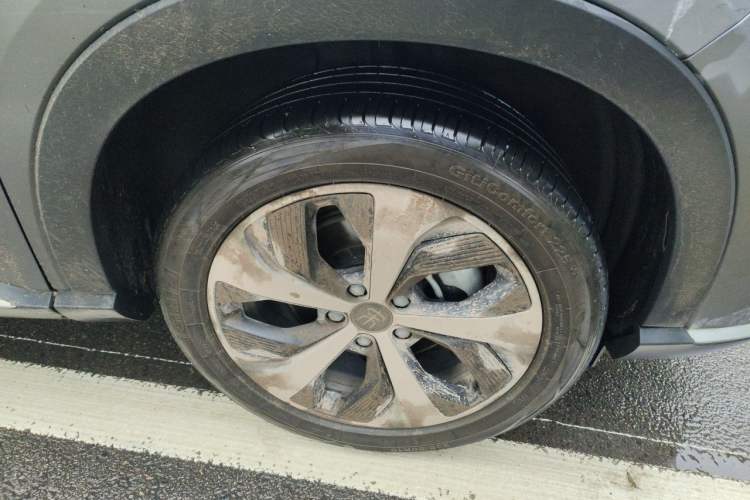 Used BYD Song PLUS New Energy 2021 DM-i 51KM Prestige Model Right Front Wheel Hub