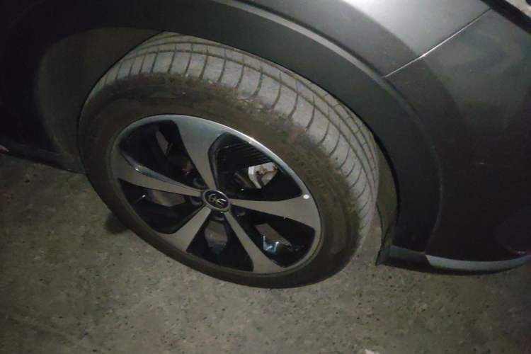 Used BYD Song PLUS New Energy 2021 DM-i 110KM Flagship PLUS Right Front Wheel Hub