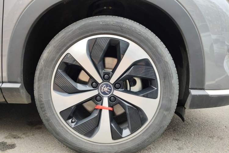 Used BYD Song PLUS New Energy 2021 DM-i 110KM Flagship PLUS Right Front Wheel Hub