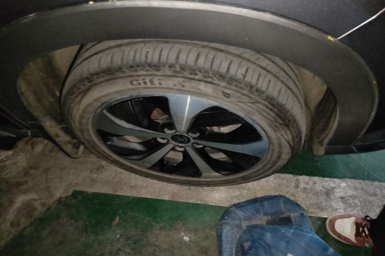 Used BYD Song PLUS New Energy 2021 DM-i 110KM Flagship PLUS Right Front Wheel Hub