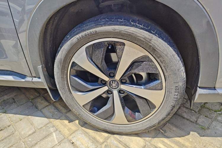 Used BYD Song PLUS New Energy 2021 DM-i 51KM Prestige Model Right Front Wheel Hub
