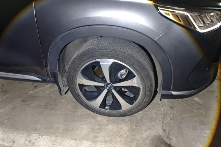 Used BYD Song PLUS New Energy 2021 DM-i 110KM Flagship Model Right Front Wheel Hub